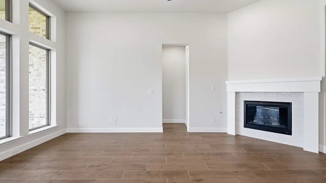 Spacious, unfurnished interior of a new home in Hillstead, Lavon (Image 20).