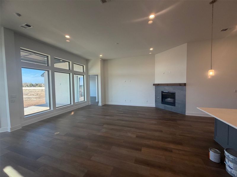 Spacious, unfurnished interior of a new home in Leander Estates, Leander (Image 14).