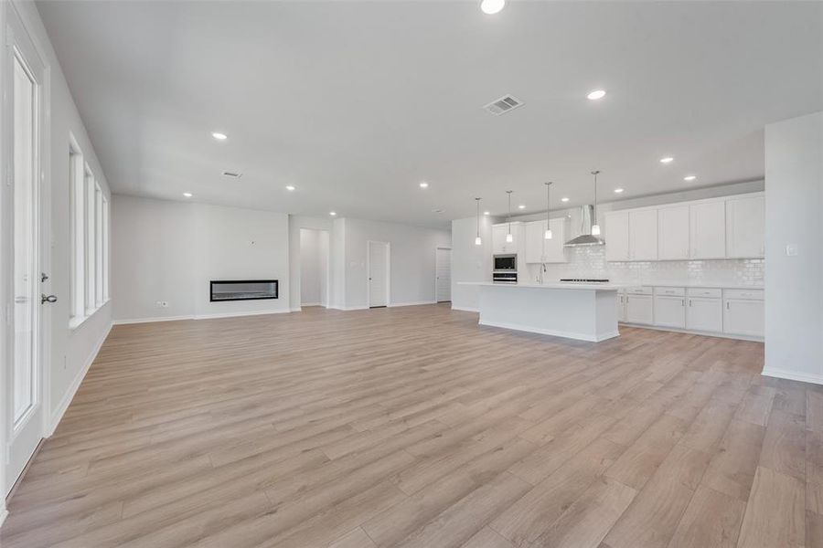 Image 36 of a home in Valencia On The Lake.