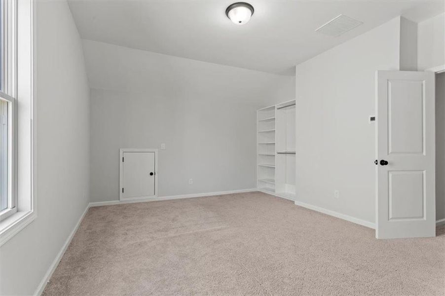 Spacious, unfurnished interior of a new home in Edgewater, Canton (Image 11).