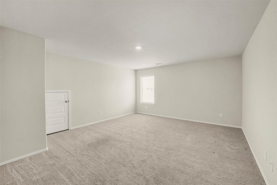 Spacious, unfurnished interior of a new home in Binford Creek, Waller (Image 34). Spacious, unfurnished interior of a new home in Binford Creek, Waller (Image 34).