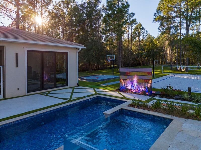Exterior details and patio area of a home in , Montverde (Image 23).