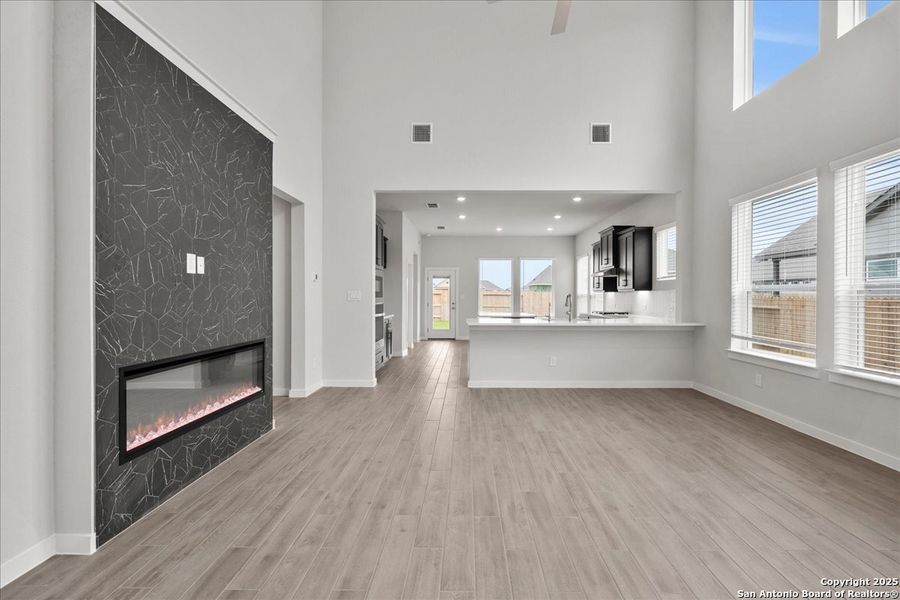 Spacious, unfurnished interior of a new home in Village at Three Oaks, Seguin (Image 12). Spacious, unfurnished interior of a new home in Village at Three Oaks, Seguin (Image 12).