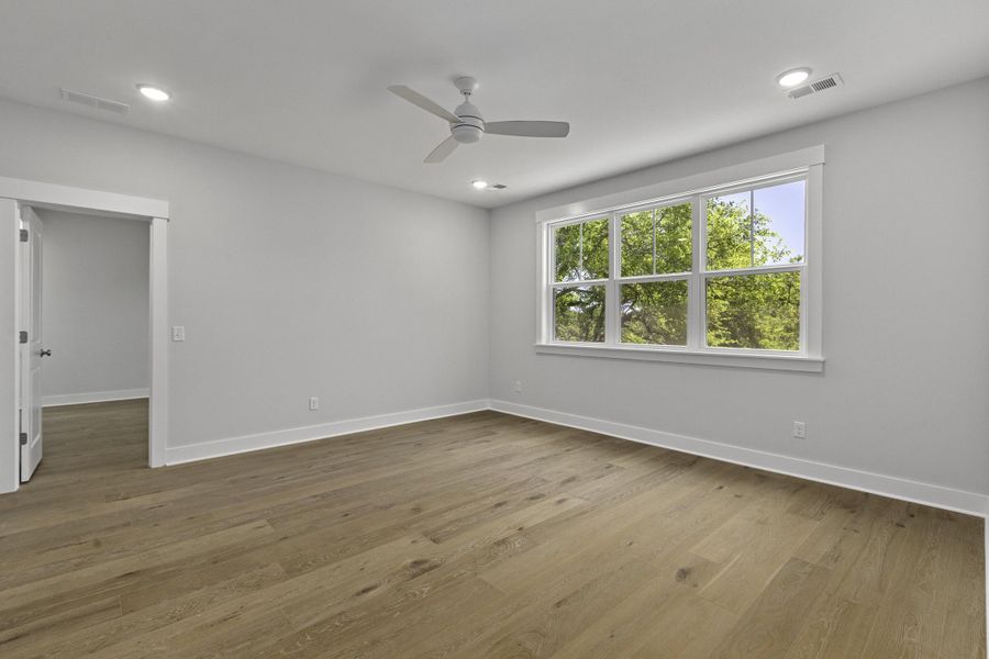 Spacious, unfurnished interior of a new home in , Mount Pleasant (Image 19).