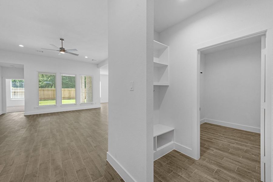 Spacious, unfurnished interior of a new home in Morton Creek Ranch, Katy (Image 24). Spacious, unfurnished interior of a new home in Morton Creek Ranch, Katy (Image 24).