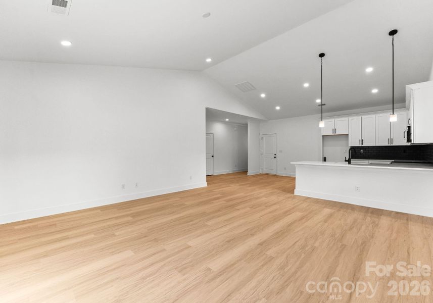 Spacious, unfurnished interior of a new home in , Shelby (Image 17).