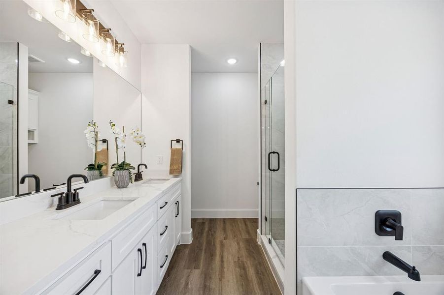 Looking into the ensuite primary bathroom