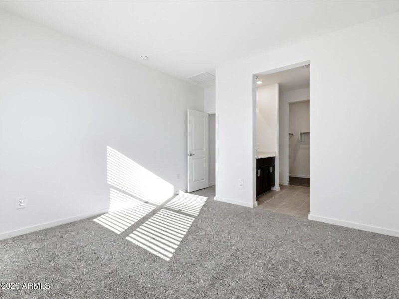 09-65562490-2be8-4738-92f3-e86776fba75e