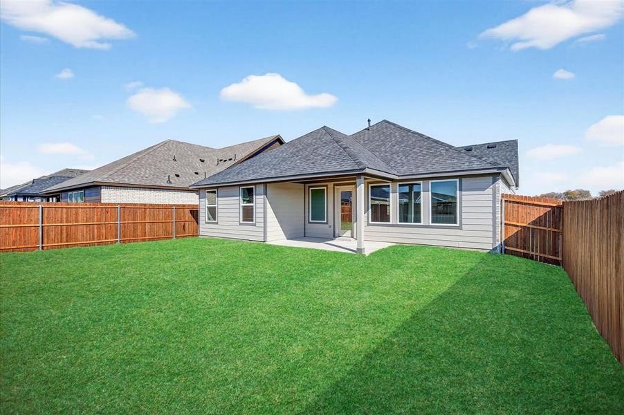 Exterior details and patio area of a home in Hickory Hill, Sherman (Image 21).