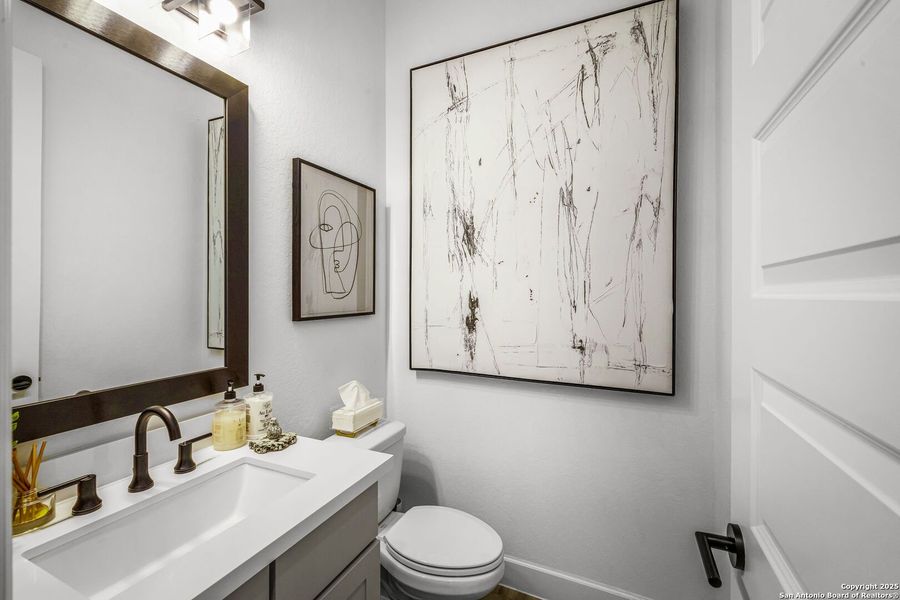 Furnished interior view inside a new home in Vintage Oaks, New Braunfels (Image 5). Furnished interior view inside a new home in Vintage Oaks, New Braunfels (Image 5).