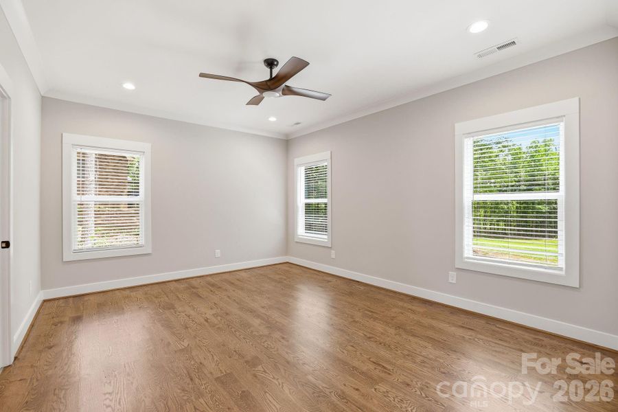 Spacious, unfurnished interior of a new home in , Monroe (Image 37).