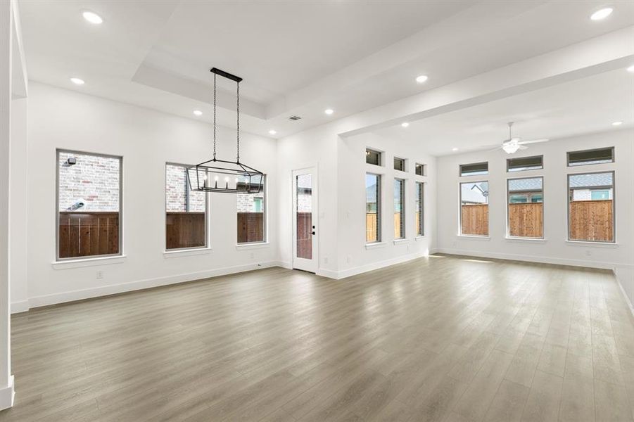 5_06. 1028 Golden Galaxy - Dining (2)