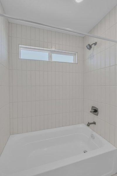 Representative interior finishes for a home built from the Bellagio 425SSC by Saratoga Homes in Paseo Del Este, El Paso (Image 32).