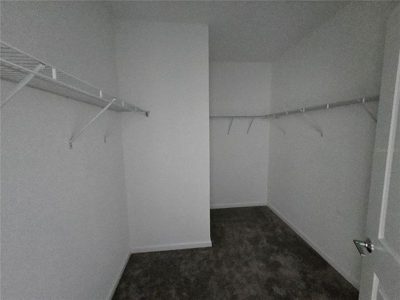 Spacious, unfurnished interior of a new home in Rhett's Ridge, Apopka (Image 18).