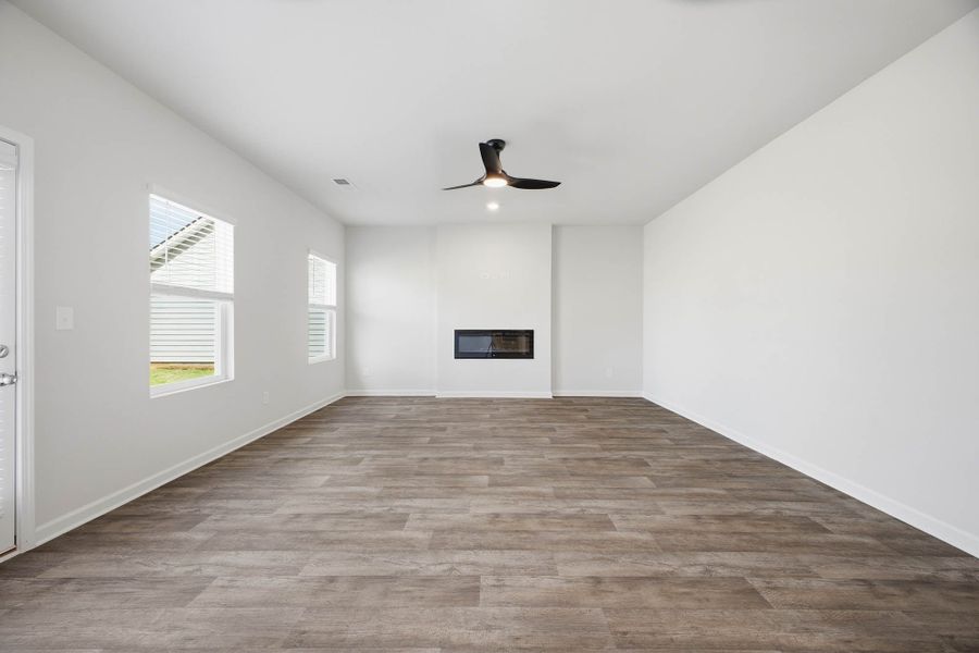 4br New Home in Perry, GA.  - Slide 7