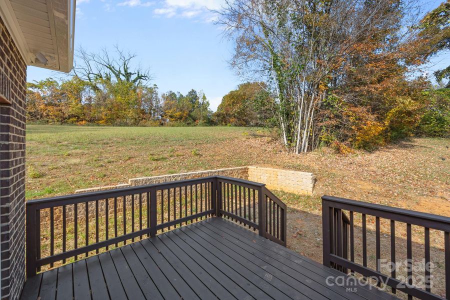 Rear Deck, perfect for all those gatherings and BBQ's