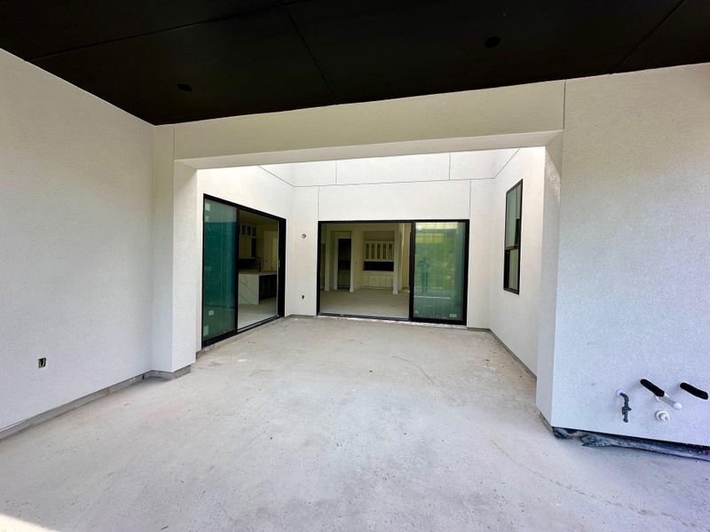 Spacious, unfurnished interior of a new home in Las Brisas Estates, Lakeway (Image 13). Spacious, unfurnished interior of a new home in Las Brisas Estates, Lakeway (Image 13).
