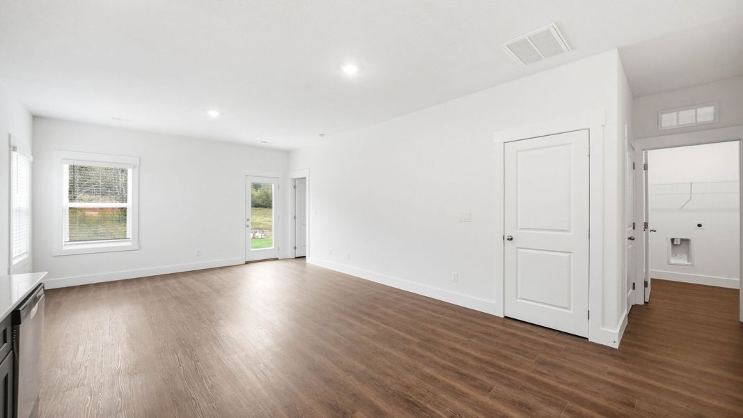 Spacious, unfurnished interior of a new home in Fieldcrest Acres, Blountville (Image 25). Spacious, unfurnished interior of a new home in Fieldcrest Acres, Blountville (Image 25).