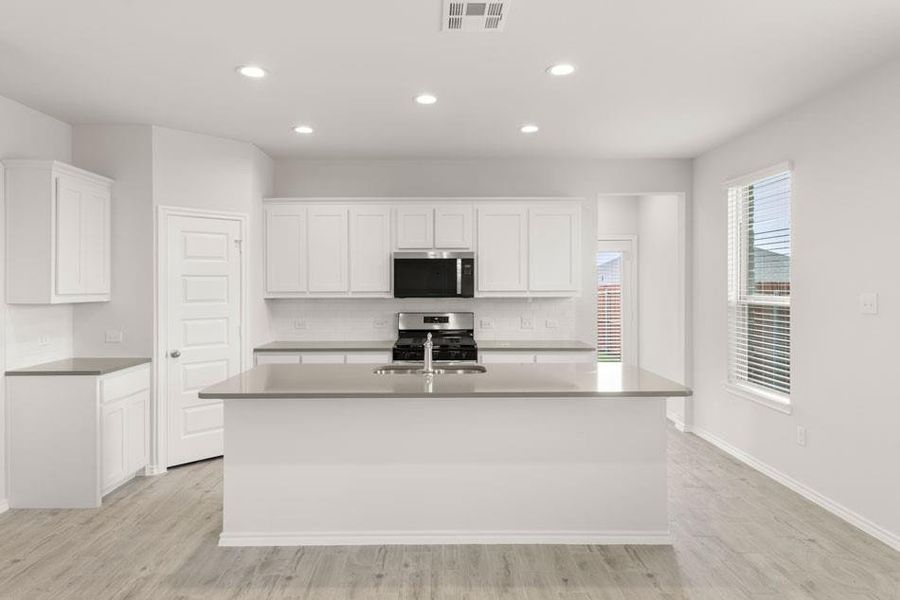 27. 115 Van Horn - Back (2)