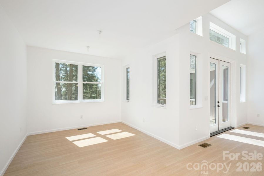 Spacious, unfurnished interior of a new home in , Flat Rock (Image 36).