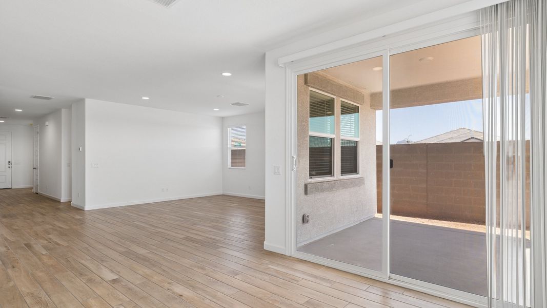 Spacious, unfurnished interior of a new home in Radiance at Superstition Vistas, Apache Junction (Image 23).