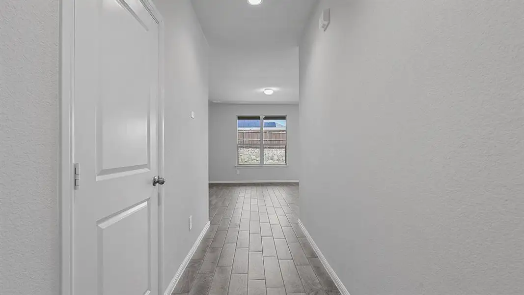 Spacious, unfurnished interior of a new home in Terra Trace, Fort Worth (Image 25). Spacious, unfurnished interior of a new home in Terra Trace, Fort Worth (Image 25).
