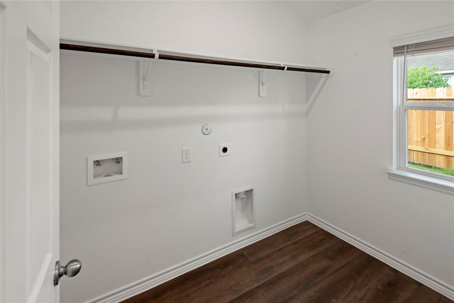 Photos are for visual representation only.