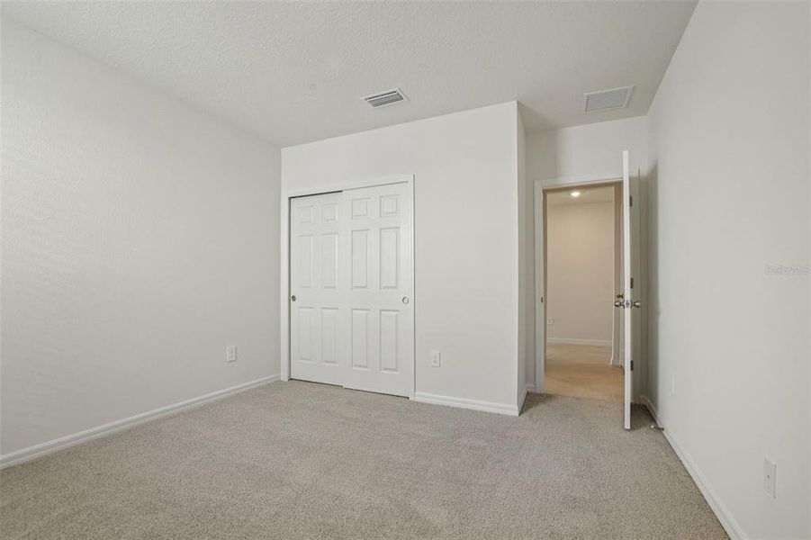 Spacious, unfurnished interior of a new home in The Reserve at Twin Lakes, St. Cloud (Image 21).