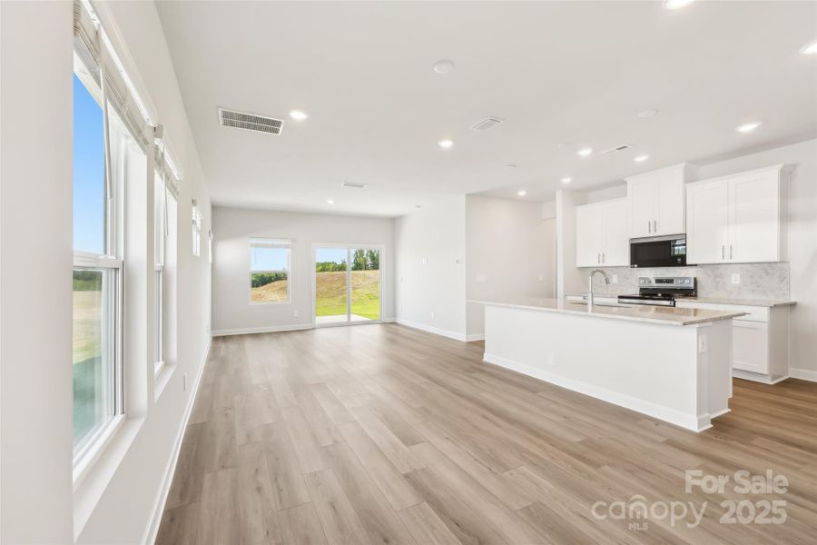 Spacious, unfurnished interior of a new home in Walnut Reserve, Conover (Image 23).