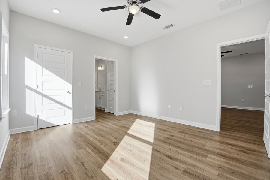 Spacious, unfurnished interior of a new home in , Crestview (Image 14).