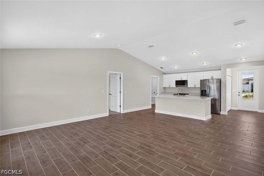 Spacious, unfurnished interior of a new home in Cape Coral, Cape Coral (Image 19). Spacious, unfurnished interior of a new home in Cape Coral, Cape Coral (Image 19).