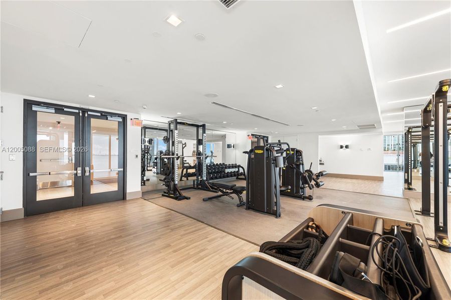 Community amenities in Missoni Baia, Miami (Image 44).