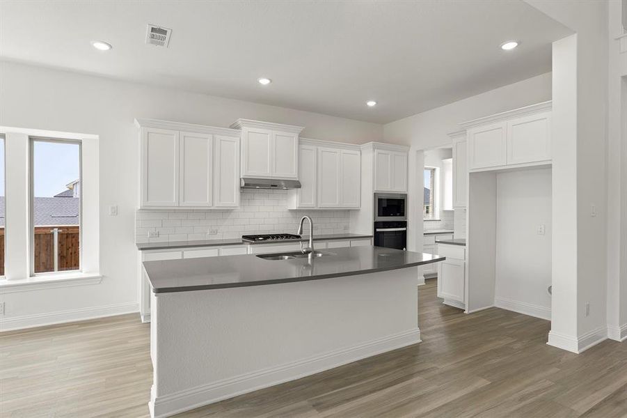 13. 617 Wexford - Nook