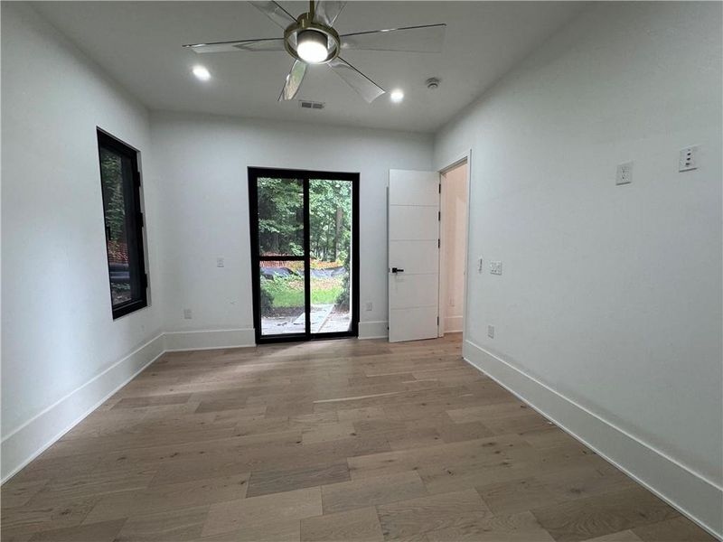 Spacious, unfurnished interior of a new home in , Alpharetta (Image 84).