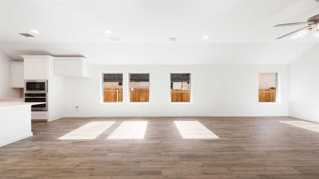 Spacious, unfurnished interior of a new home in Avondale, Fate (Image 15).