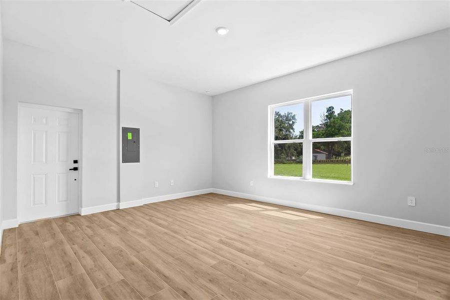 Spacious, unfurnished interior of a new home in , San Antonio (Image 19).