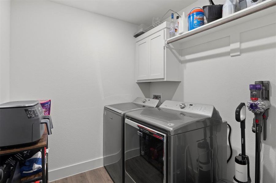 Furnished interior view inside a new home in , Saginaw (Image 25).