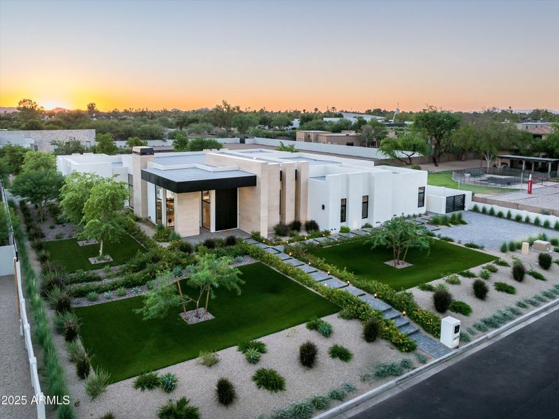 31-Twilight10220N66thSt-31