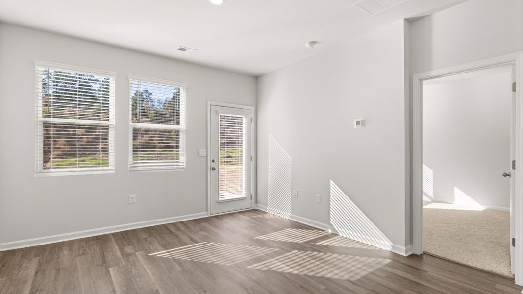 Spacious, unfurnished interior of a new home in Byrd Village, Graniteville (Image 10).