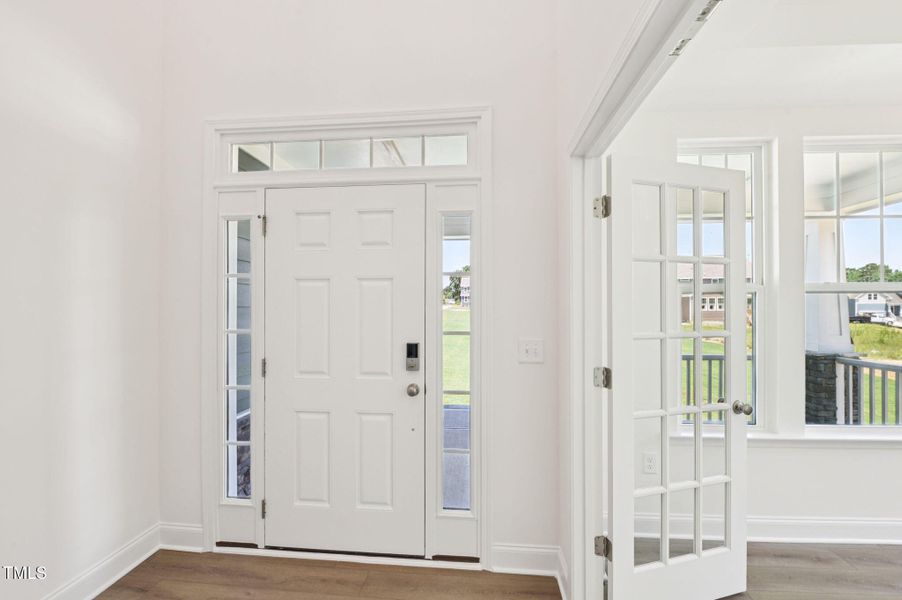 7-web-or-mls-236 Alden Way-007