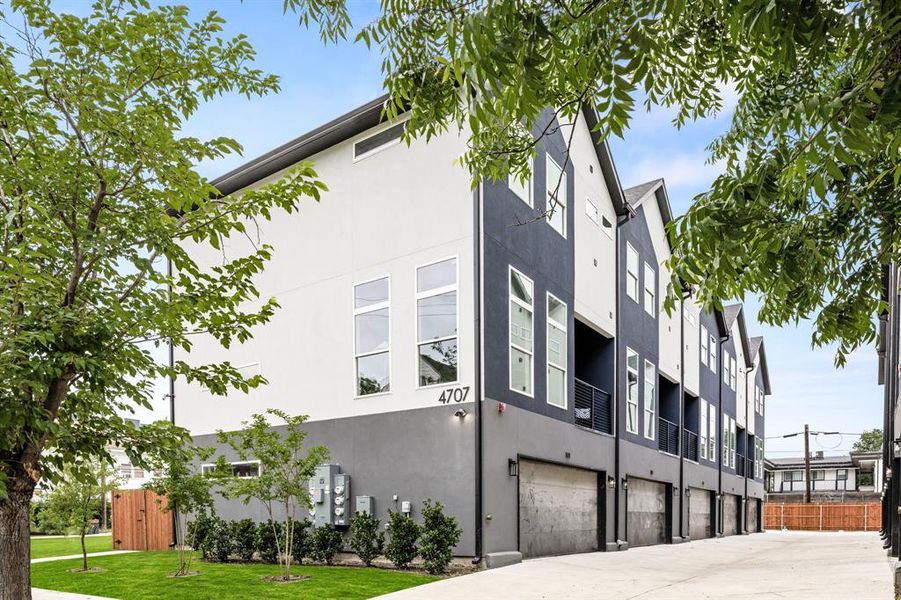 Front exterior of a new home in , Dallas, TX, highlighting curb appeal (Image 2). Front exterior of a new home in , Dallas, TX, highlighting curb appeal (Image 2).
