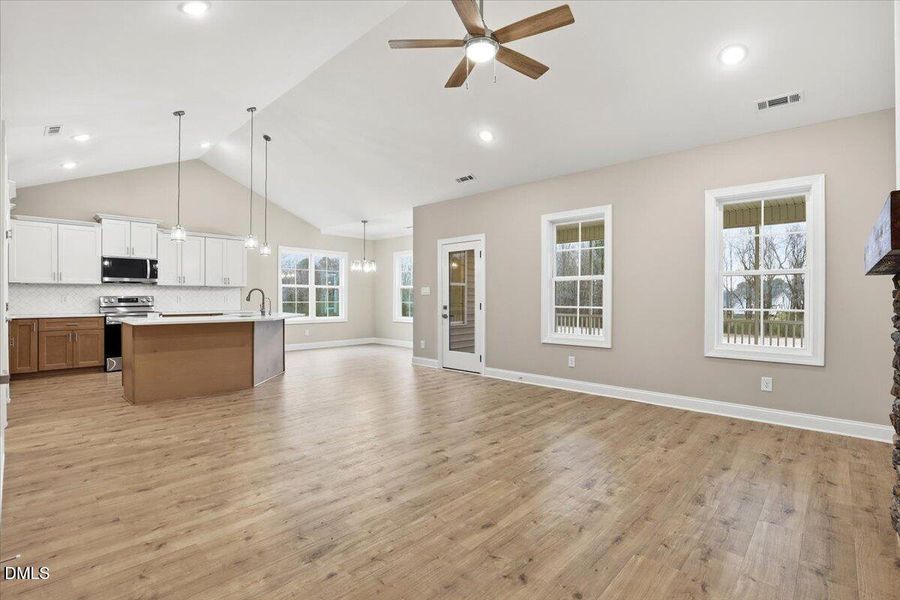 07-7379 Hill Rd-7