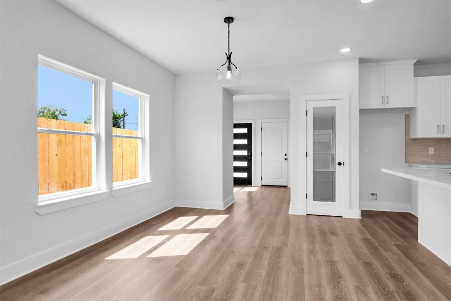 Spacious, unfurnished interior of a new home in , Houston (Image 13).