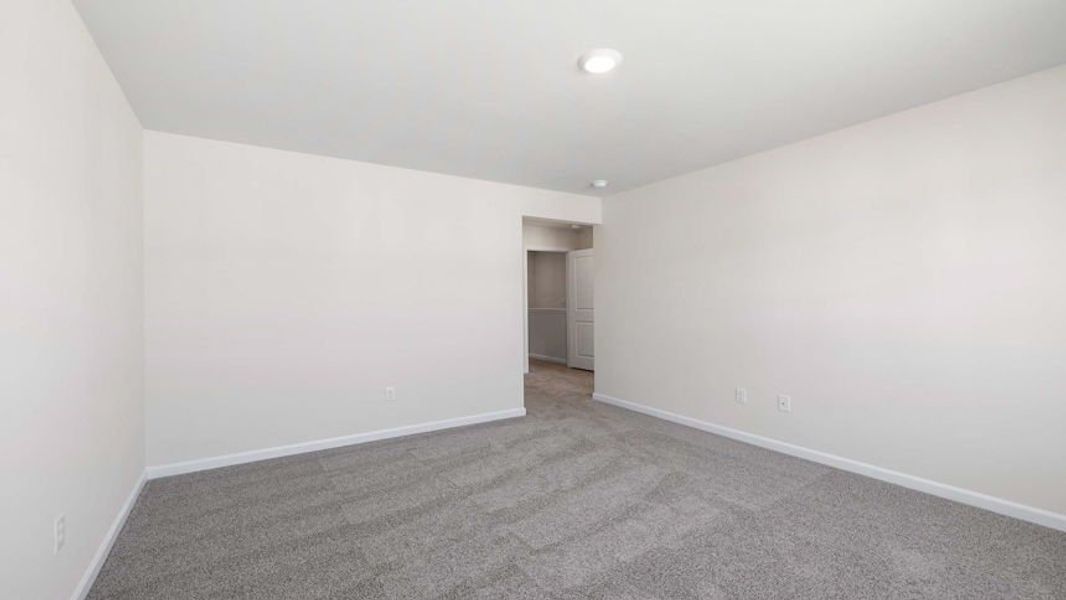 Spacious, unfurnished interior of a new home in Covington Village, Greer (Image 33).