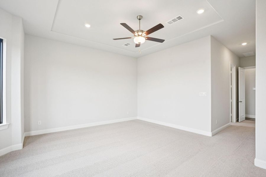 Spacious, unfurnished interior of a new home in Del Bello Lakes 60', Manvel (Image 45).