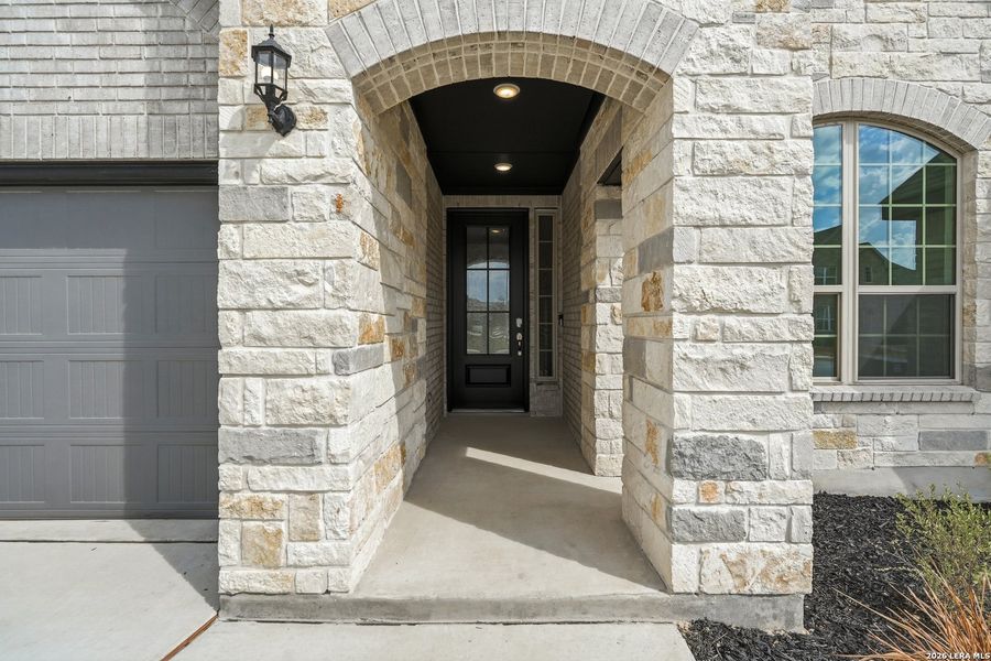 Exterior details and patio area of a home in Davis Ranch, San Antonio (Image 28).