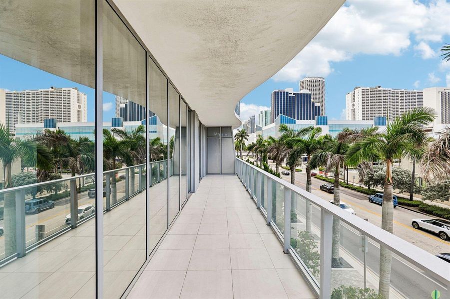 51-web-or-mls-Biscayne Blvd 201-S0409-05
