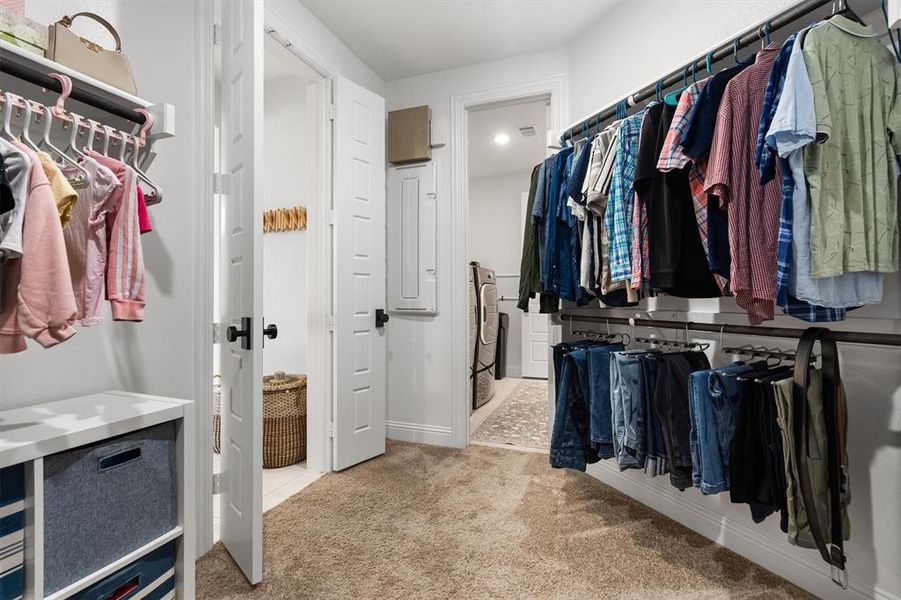 Furnished interior view inside a new home in , Northlake (Image 28).