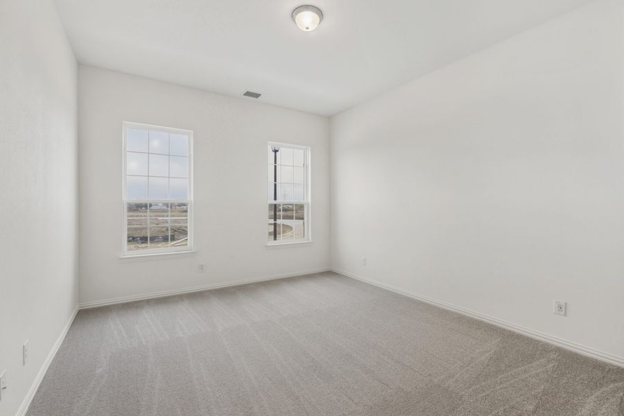 Spacious, unfurnished interior of a new home in Edgewater, Fate (Image 21).