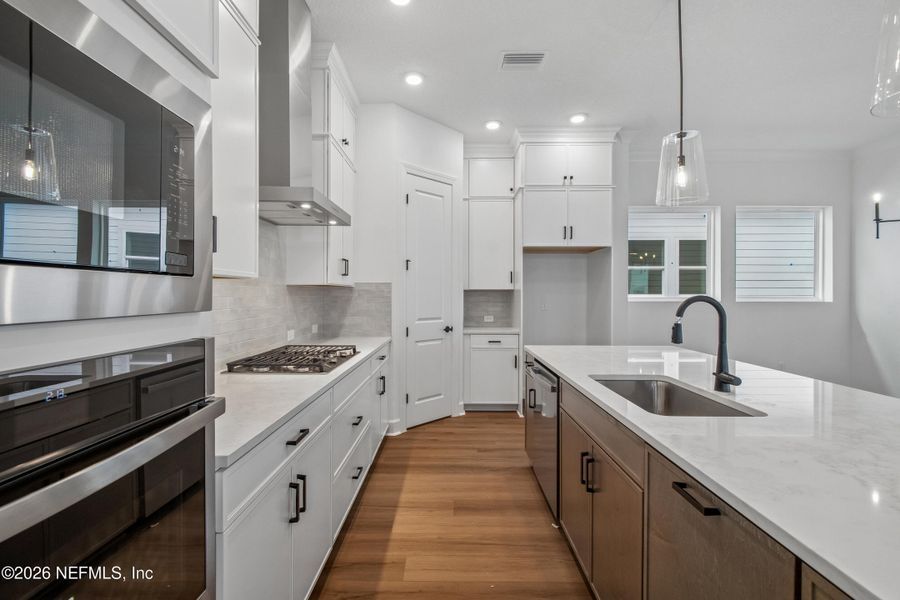 Furnished interior view inside a new home in Seven Pines 40' Front Entry, Jacksonville (Image 6).